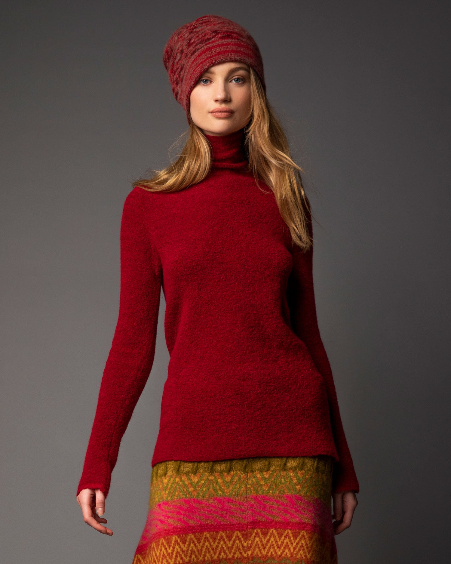 Easy fit stretch knit cashmere turtle sweater.